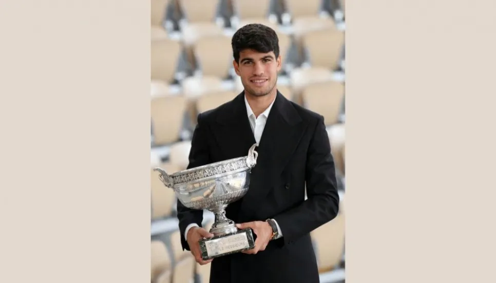 Alcaraz beats Zverev to win first French Open title