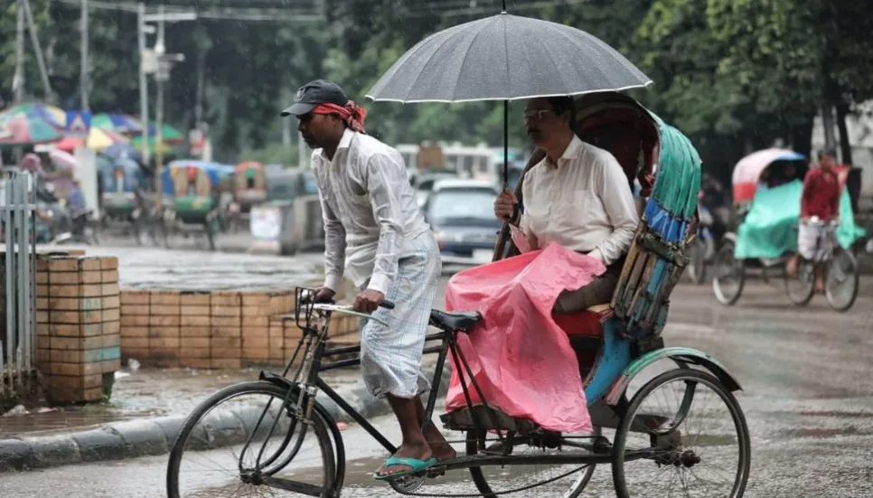 Light to moderate rain across all divisions including Dhaka