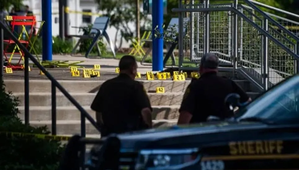 At least 9 wounded in Michigan water park shooting