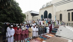 5 Eid jamaats held at Baitul Mukarram Mosque