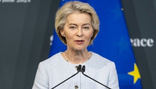 EU leaders see top jobs deal returning von der Leyen