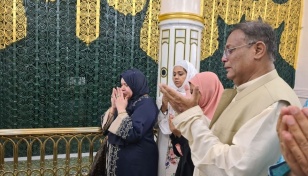 FM, spouse pray at Rowja Sharif