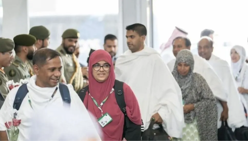 Bangladeshi pilgrims return home after Hajj rituals