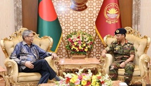 Outgoing army chief calls on president