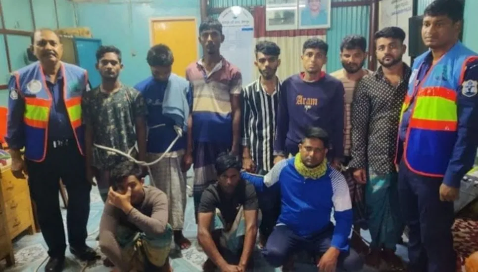 10 fishermen arrested for violating Hilsha ban in Chandpur