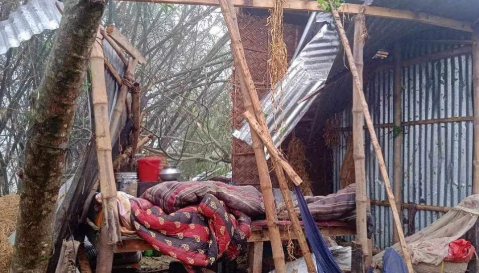 Nor’wester damages hundreds of houses in Faridpur