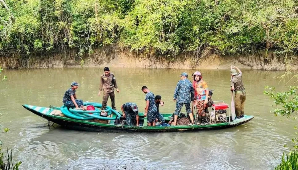 Sundarbans fire: Low tide delaying dousing operation