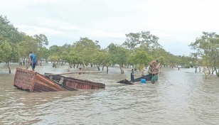 16 trawlers capsize in Bay, 72 go missing