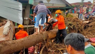 Indonesia flood death toll rises to 50