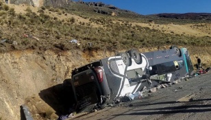 Bus accident in Peru leaves at least 16 dead