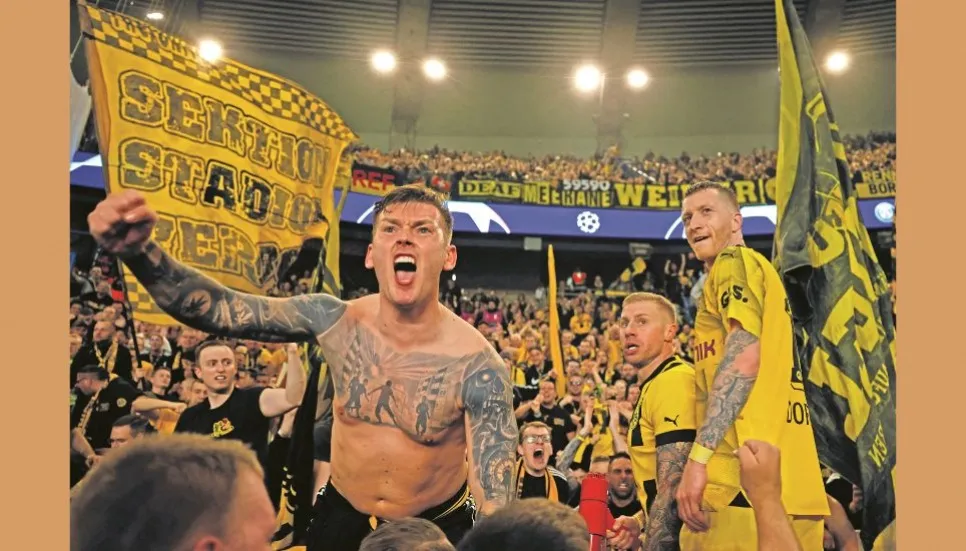 Reus buys farewell beers for 25,000 fans