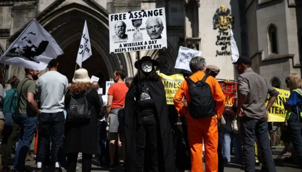Assange wins bid to appeal extradition to US