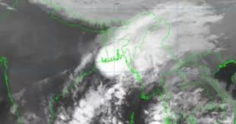 Low pressure area forms over Bay