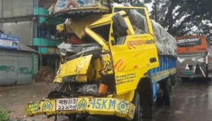 Bus-Truck collision kills 4 in Tangail