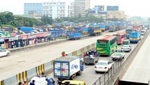 10-Km tailback on Dhaka-Ctg highway, commuters suffer 