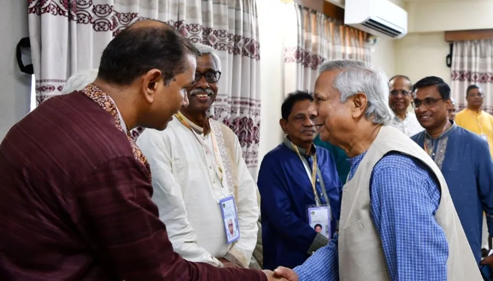 Dr Yunus exchanges greetings with Hindu community