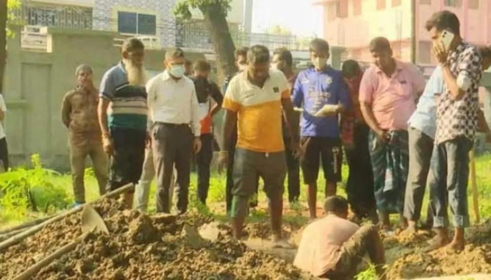 Anjum's body exhumed after 72 days of burial in Rajshahi