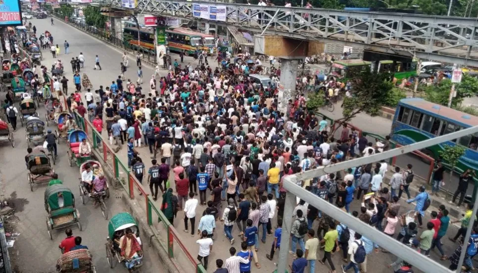 Students block Science Lab Intersection, disrupt traffic