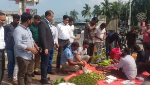 Students begin selling essential commodities in Khulna