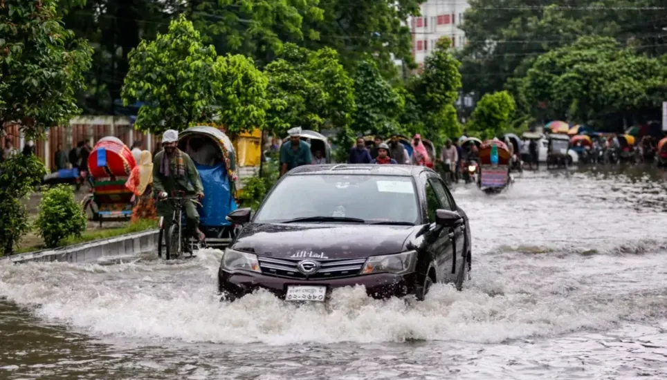 Incessant rains throw life out of gear in Dhaka