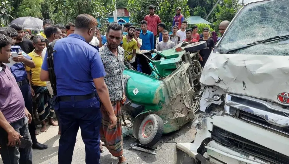 Sirajganj road crash kills 6 dead