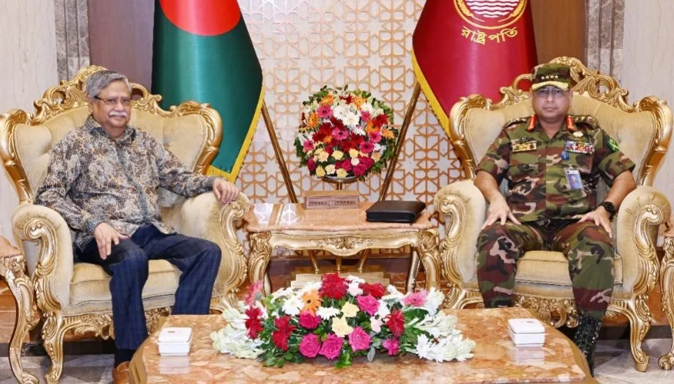 Army chief calls on president at Bangabhaban