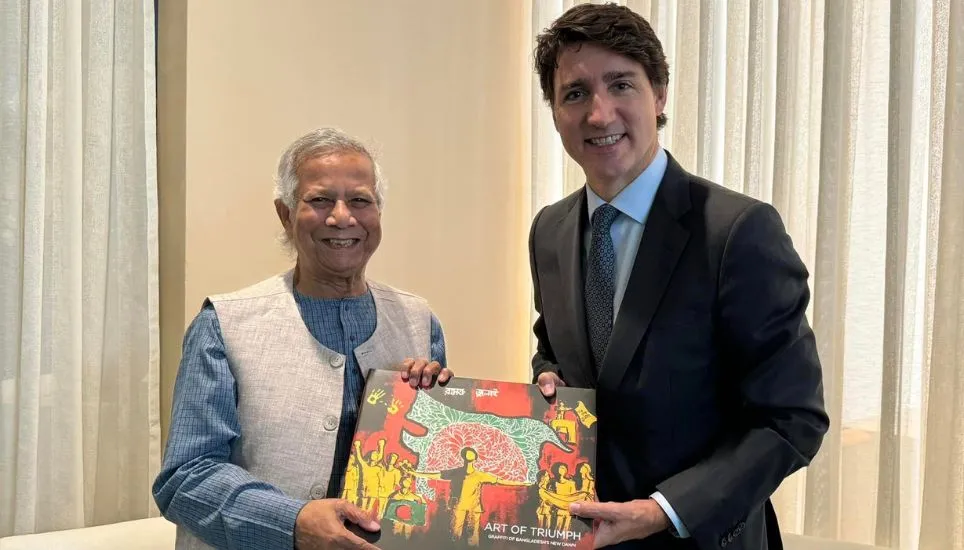 Dr Yunus hands over 'The Art of Triumph' to Justin Trudeau