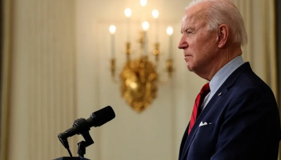 Biden calls for assault weapon ban, tighter gun control