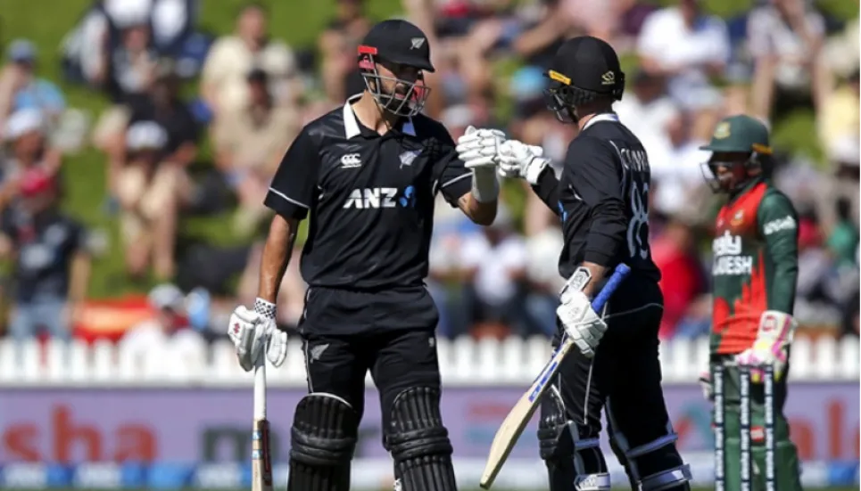 New Zealand set Bangladesh 319-run target in 3rd ODI