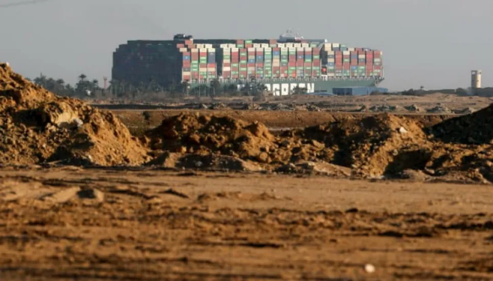 Megaship blocking Suez Canal may be refloated today