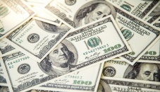 US dollar hits Tk100 in kerb market
