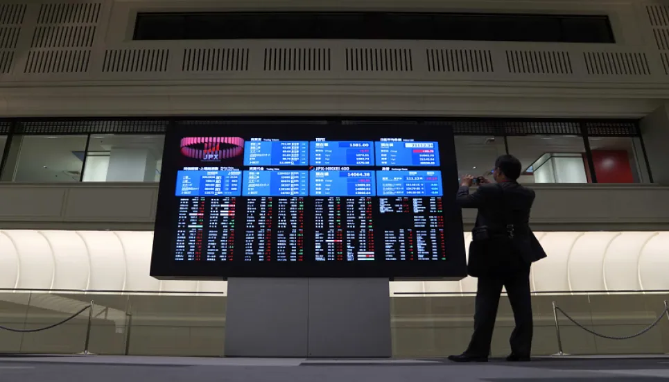 Asia-Pacific stocks fall; Hyundai, Kia shares nudge higher after report of potential Apple deal