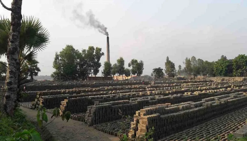 5 illegal brick kilns fined Tk 11 lakh in Kurigram