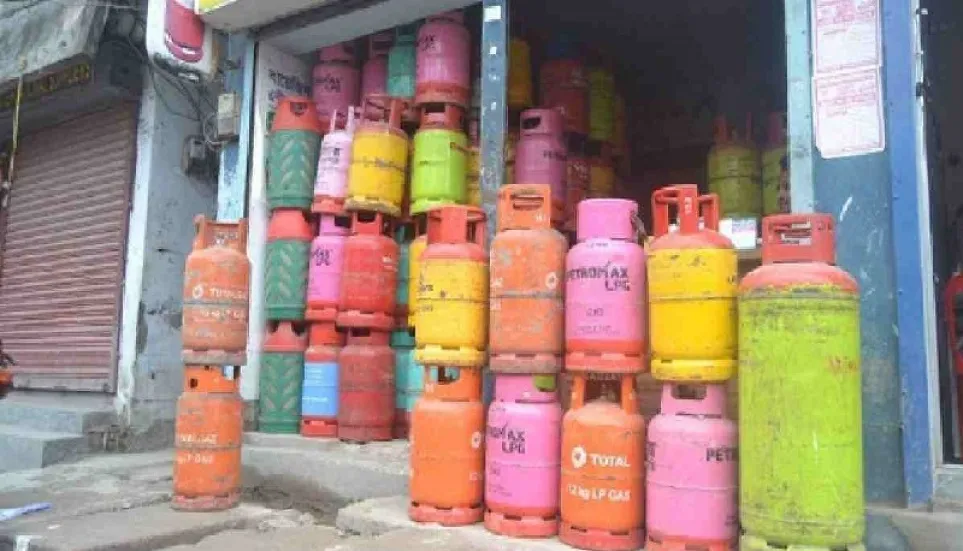 12kg LPG price slashed by Tk 104