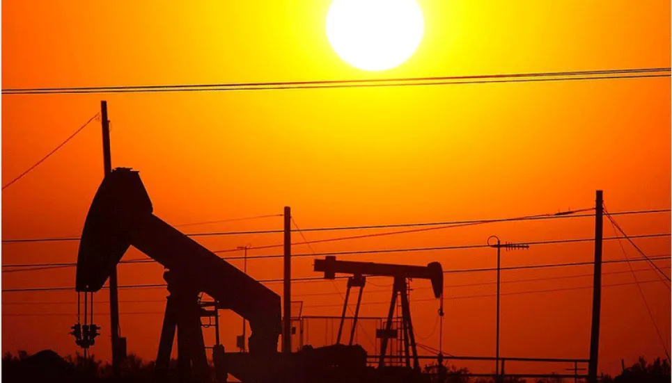 Oil resumes climb on large US oil stocks drawdown