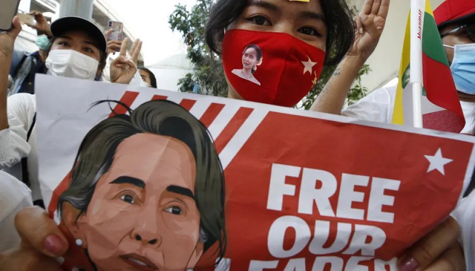 Myanmar coup: Suu Kyi appears in court to face fresh charges