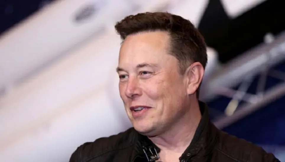 Musk sees aliens, tunnels in a candlelit G20 vision of the future