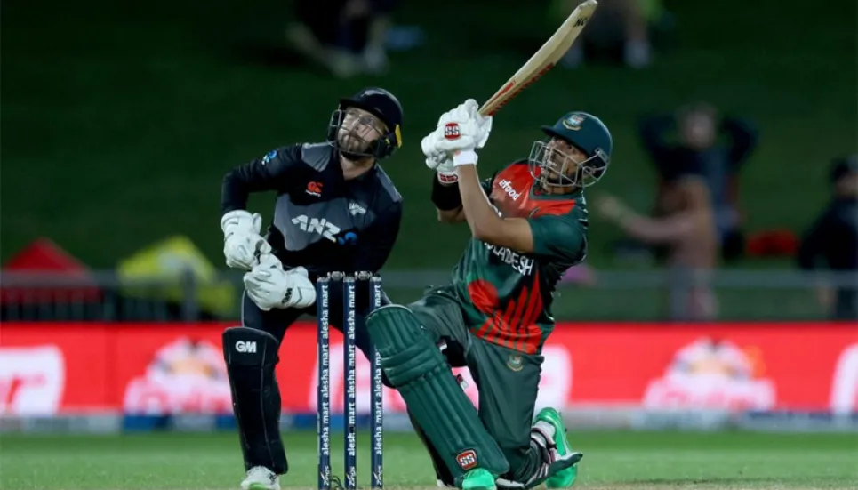 New Zealand thrash Bangladesh in third T20I