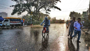 Light to moderate rain likely in Dhaka, elsewhere