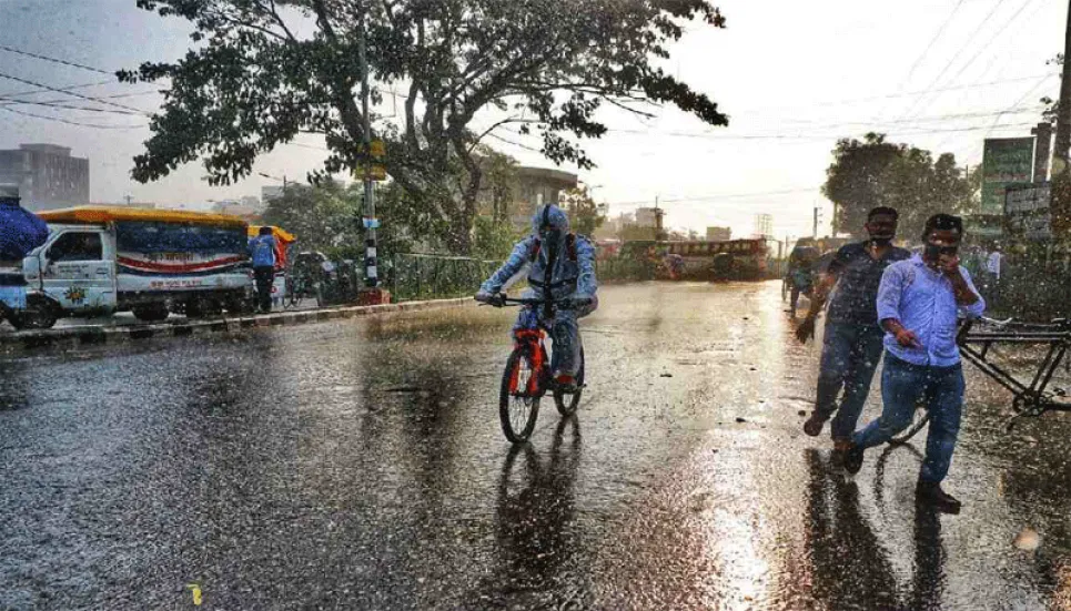 Rain drenches Dhaka, showers likely in parts of country